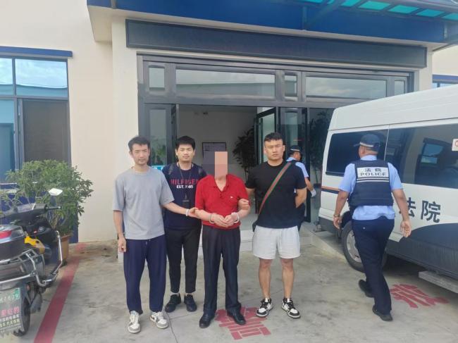 男子抢劫杀人逃亡34年被抓